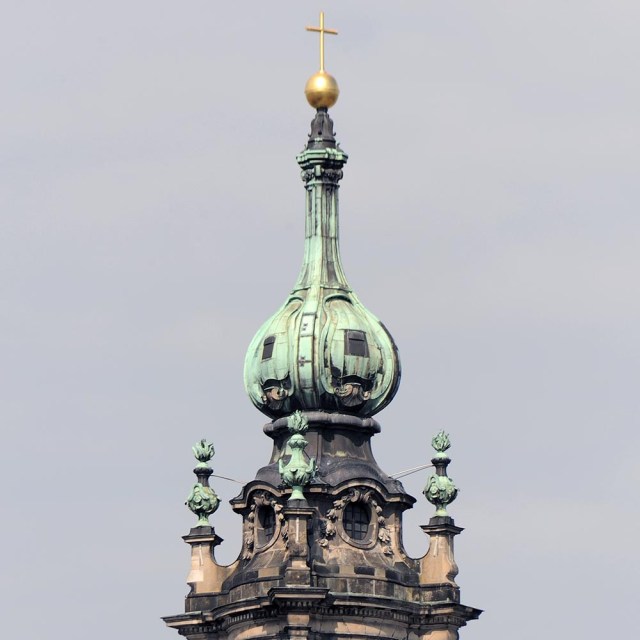 Fig_01_Dresden_01_010709_3344_Hofkirche_spire_square_1000